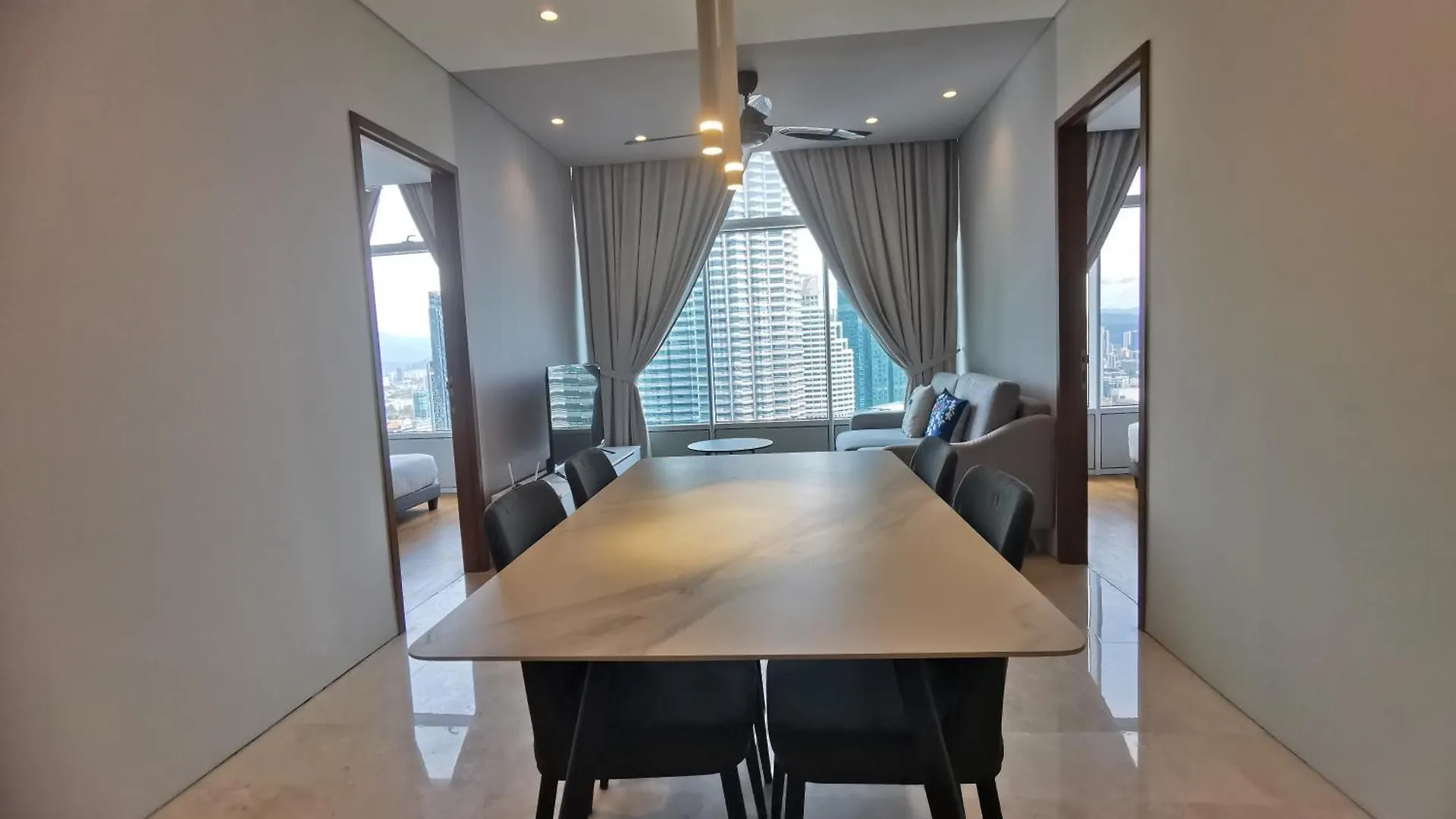 Sky Suites Klcc Premium Stay By Arumah Kuala Lumpur Malaysia