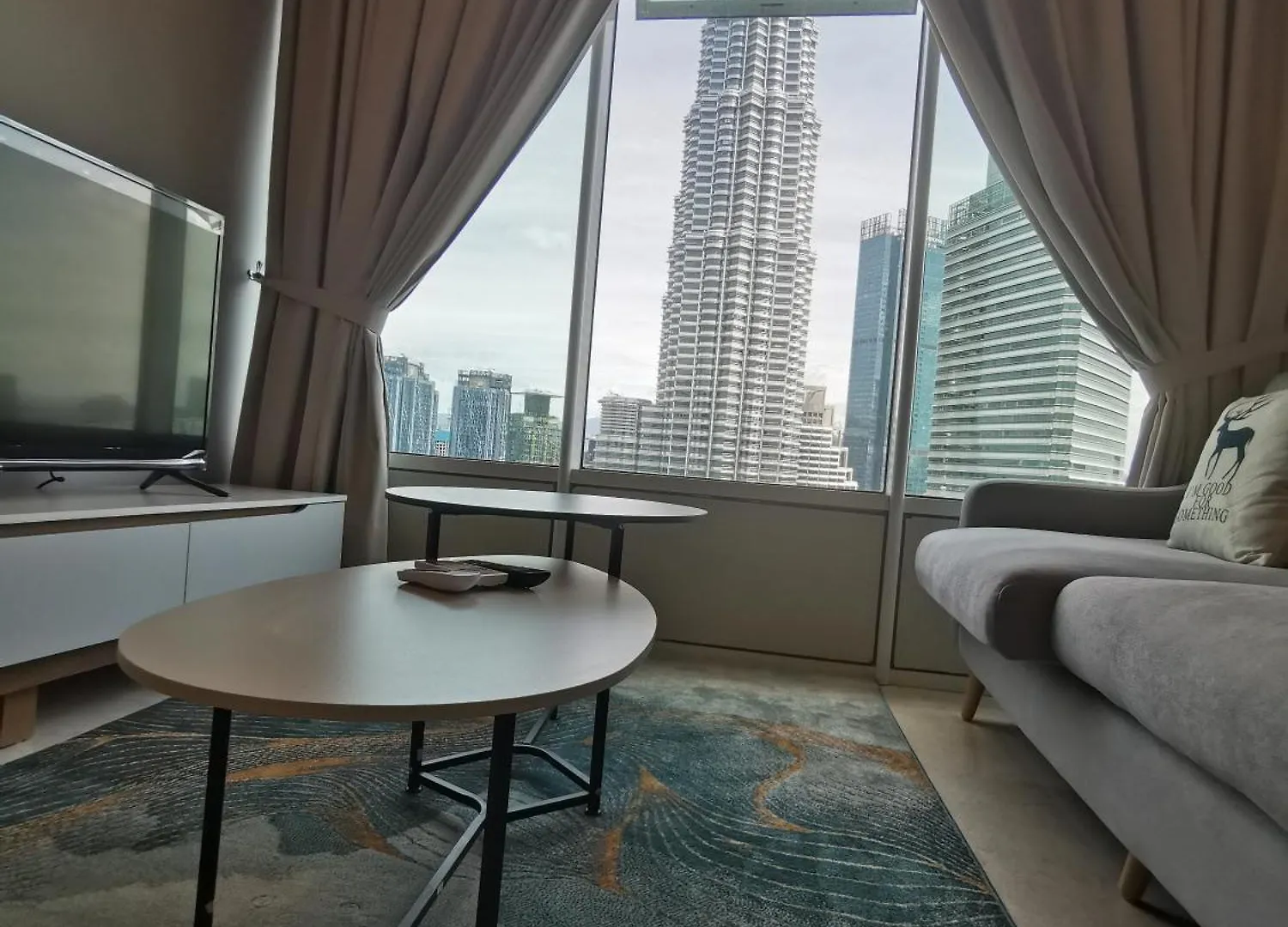 Apartment Sky Suites Klcc Premium Stay By Arumah Kuala Lumpur