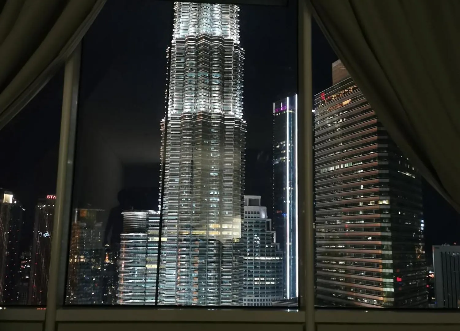 Apartment Sky Suites Klcc Premium Stay By Arumah Kuala Lumpur